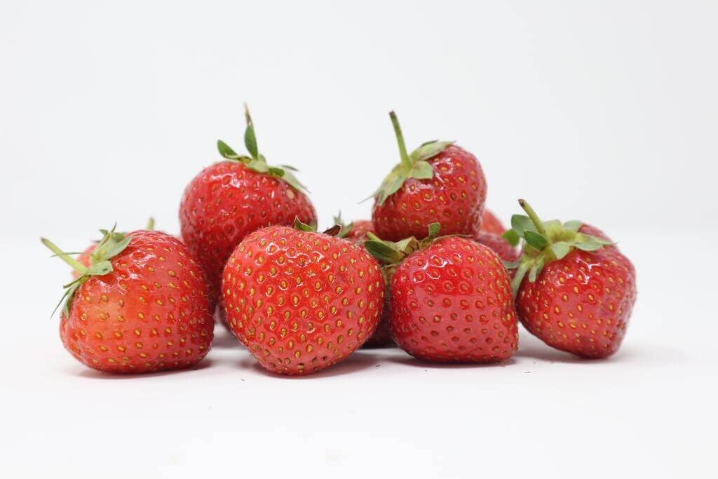 Strawberries Fruits for weight loss